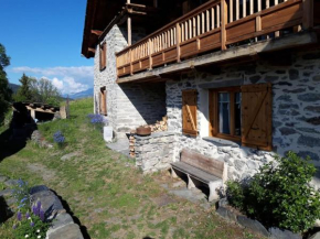 Appartement dans chalet proche de la station de ski La Rosière San Bernardo